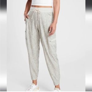 Athleta Snake Skin Joggers Light Tan Color Size 0